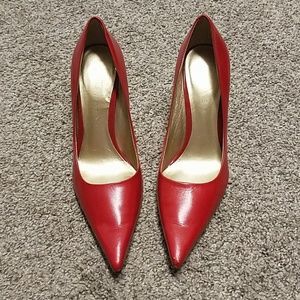 RED PUMPS